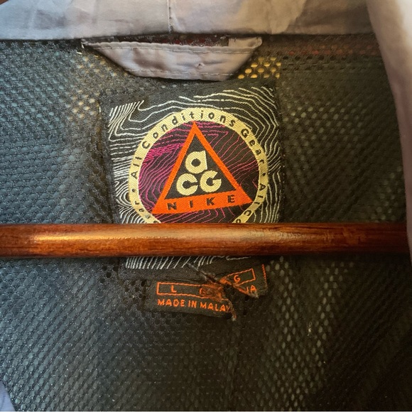 Nike ACG Stormfit Red and Black Outer Shell Full Zip Jacket - Picture 7 of 7